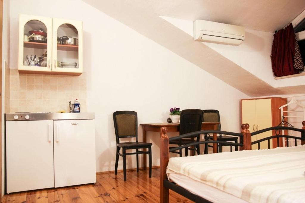 Apartments By The Sea Makarska - 15200 Ngoại thất bức ảnh