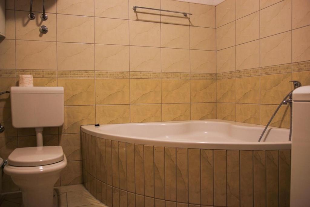 Apartments By The Sea Makarska - 15200 Ngoại thất bức ảnh